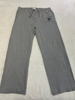Tommy Hilfiger Gray Lounge Sweatpants with Drawstring. Men’s Large